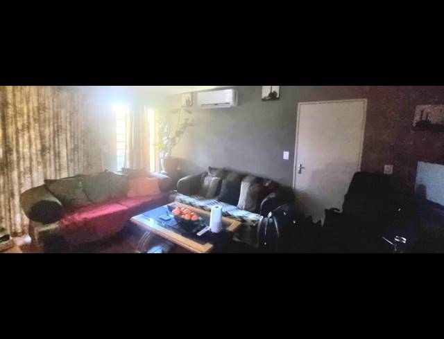 2 BEDROOM TOWNHOUSE FOR SALE IN AMBERFIELD